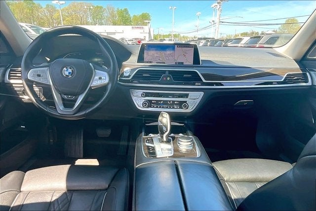 2022 BMW 7 Series 740i xDrive